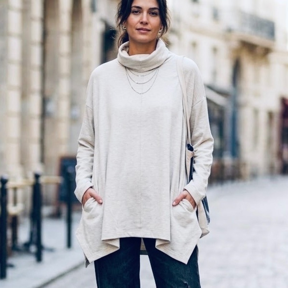 Athleta Coaster Luxe Cowl Neck Sweatshirt Women XS Cream Excellent Oversized